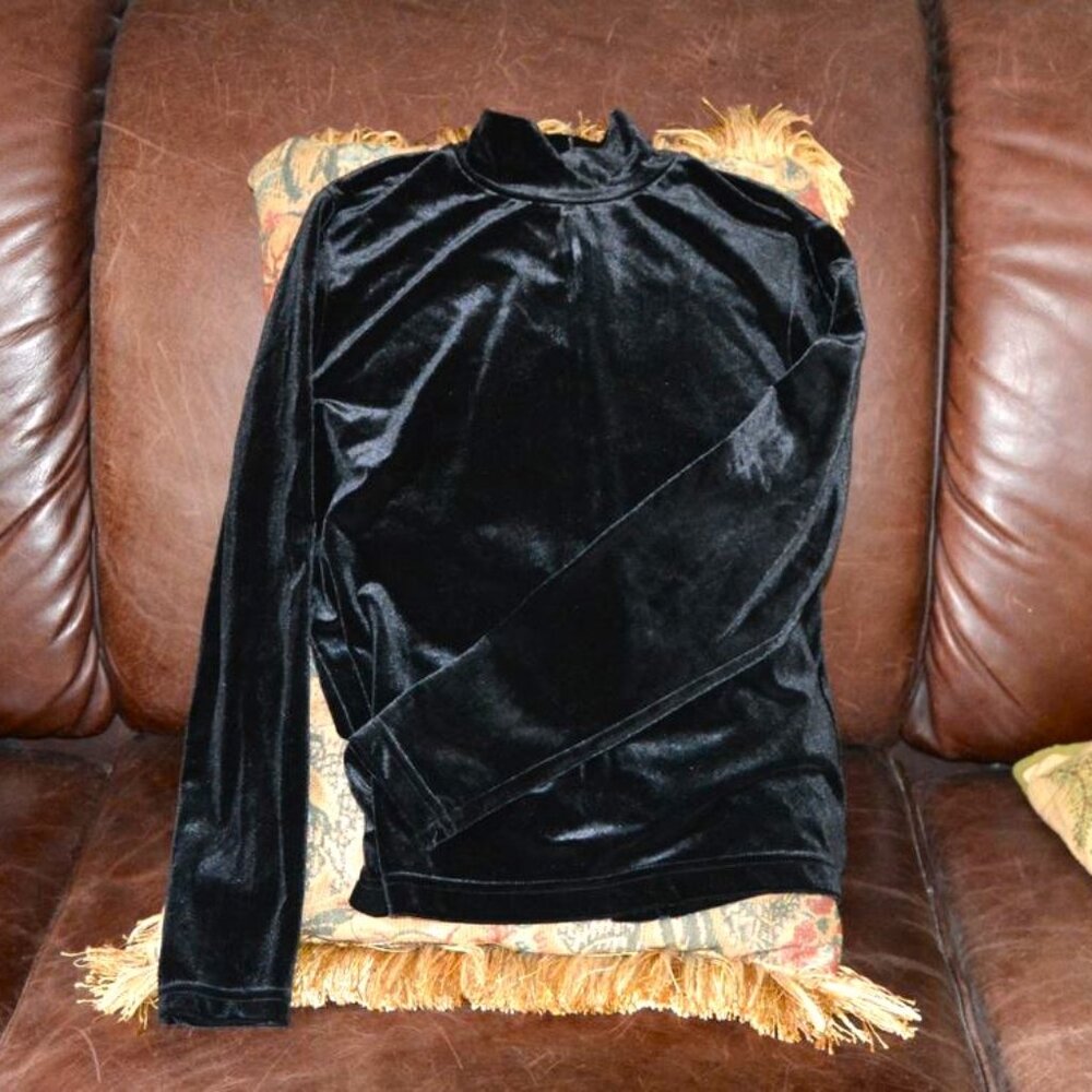 Vintage Rena Rowan for Saville Petite Black Velvet Mock Turtleneck sweater